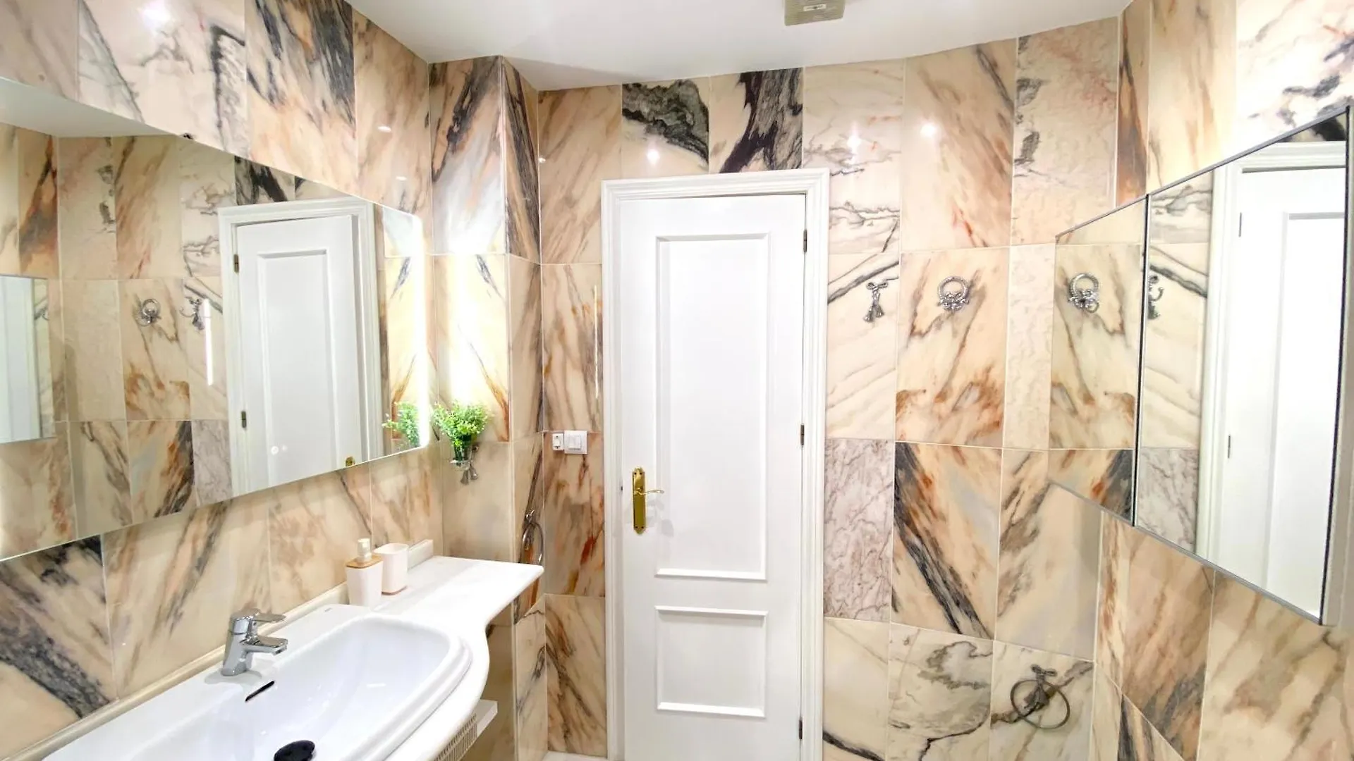 Alohamundi Compania Apartment Seville